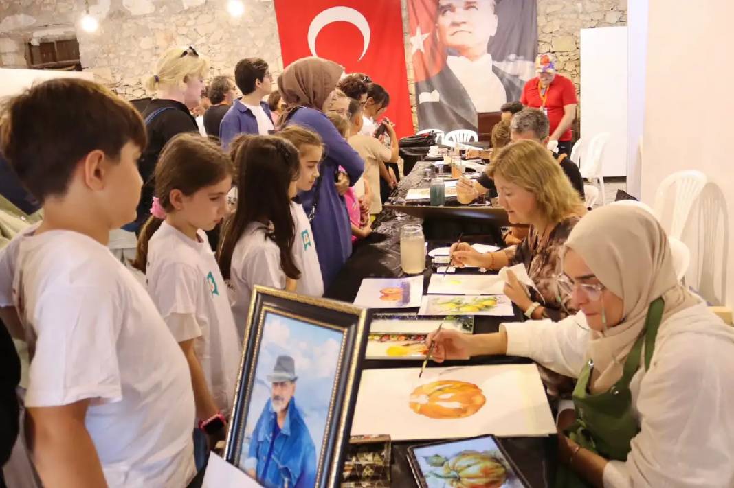 Dünyaca ünlü sanatçılar Finike’de buluştu! Fırçalar konuştu 3